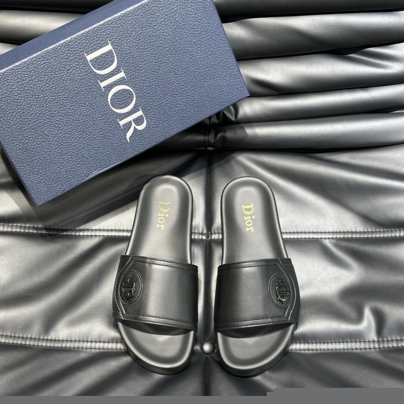 ch**an D*or slippers